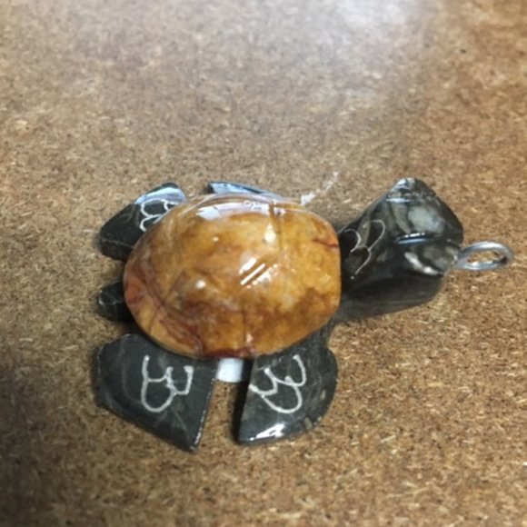 NEW Sea Turtle Polished Marble Stone Figurine Pendant Hand Crafted 1.75" - Picture 10 of 12